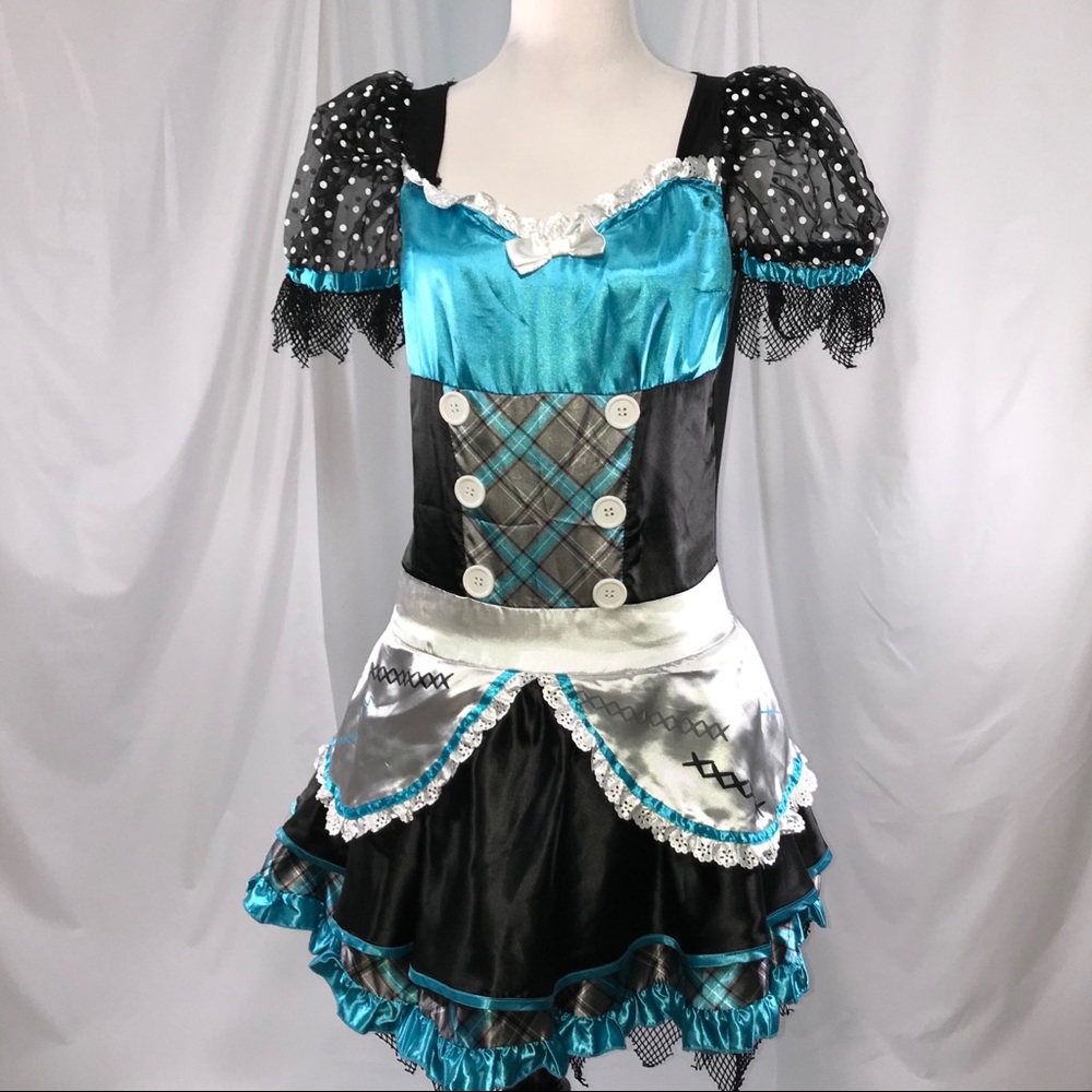 Spooky season Women’s Halloween Costume! 🍻